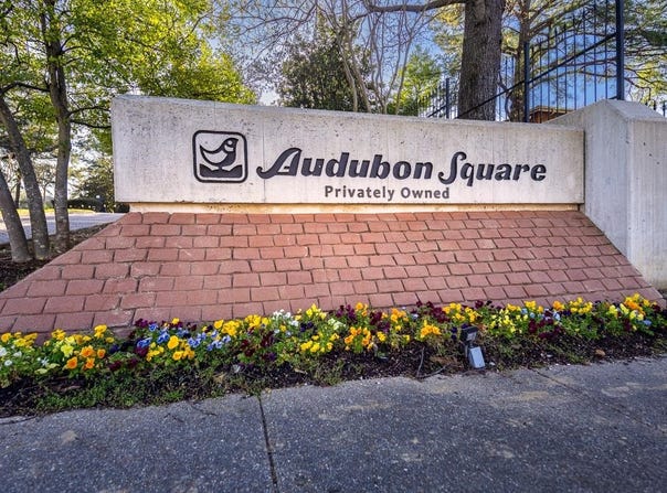 805 CREEKSIDE Dr, Memphis, TN 38117