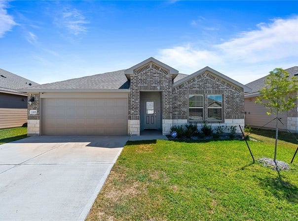 1308 Maverick St, Sinton, TX 78387