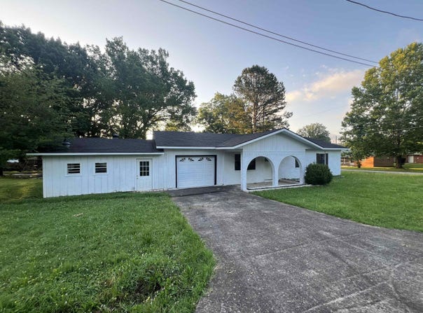 866 Ladonya St, Waldron, AR 72958