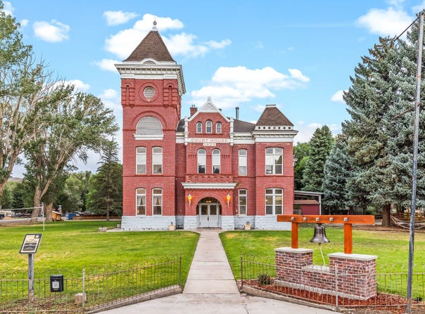 21 N MAIN St, Junction, UT 84740