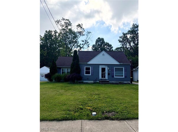 1703 E 300th Street, Wickliffe, OH 44092