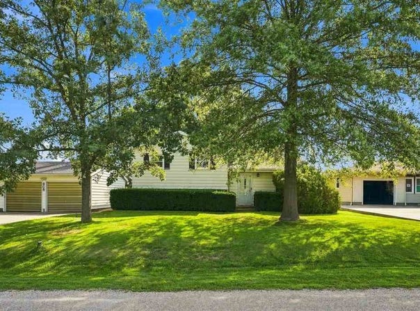 608 S 12th Ave, Washington, IA 52353