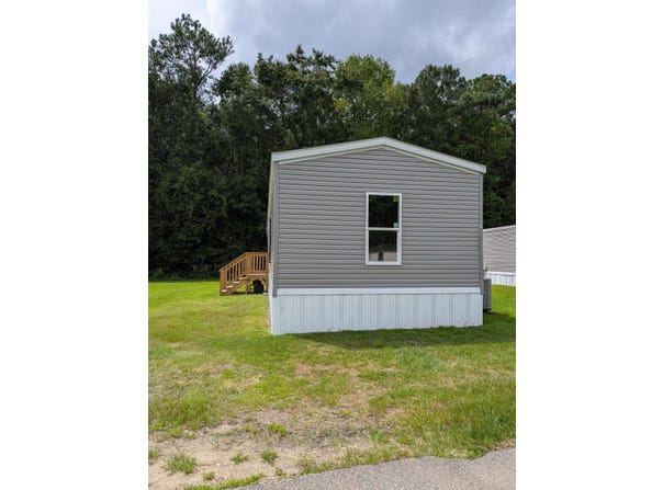 142 Lida Lane, Loris, SC 29569