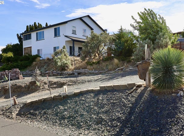 33950 HILLTOP Dr, Hermiston, OR 97838