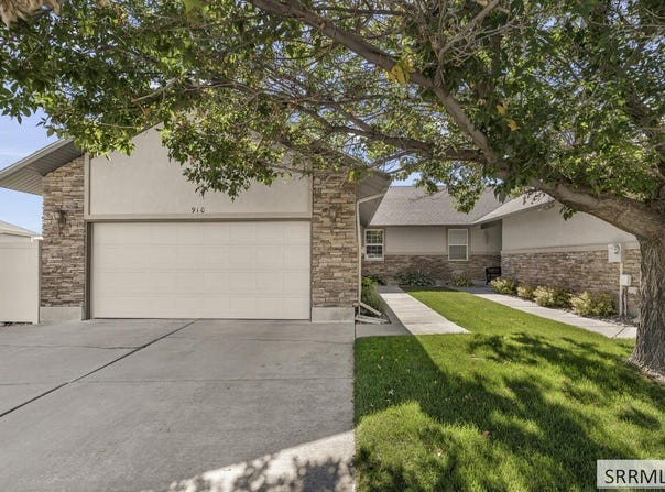 910 S Von Elm Drive, Blackfoot, ID 83221