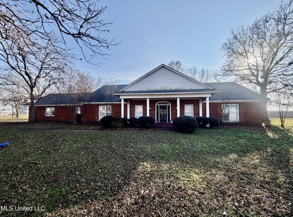 2907 Highway 8, Cleveland, MS 38732