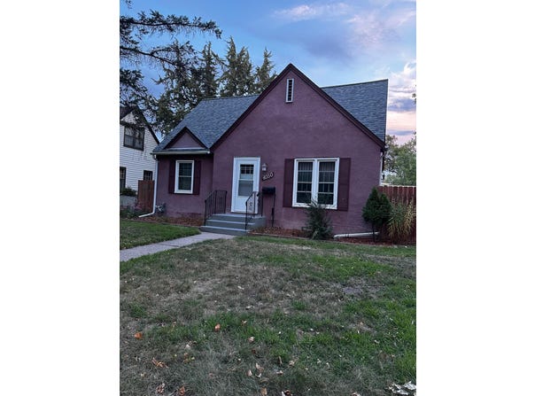 4050 Regent Avenue N, Robbinsdale, MN 55422
