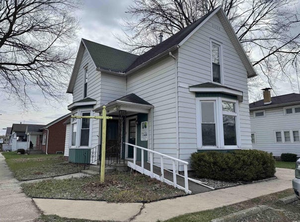 302 E Winona Avenue, Warsaw, IN 46580