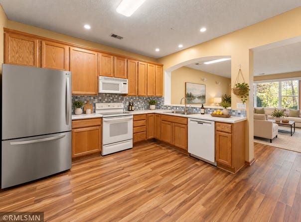 772 Wisconsin Avenue N, Golden Valley, MN 55427