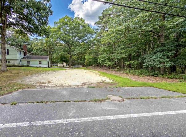 Altamont Ave, Absecon, NJ 08201