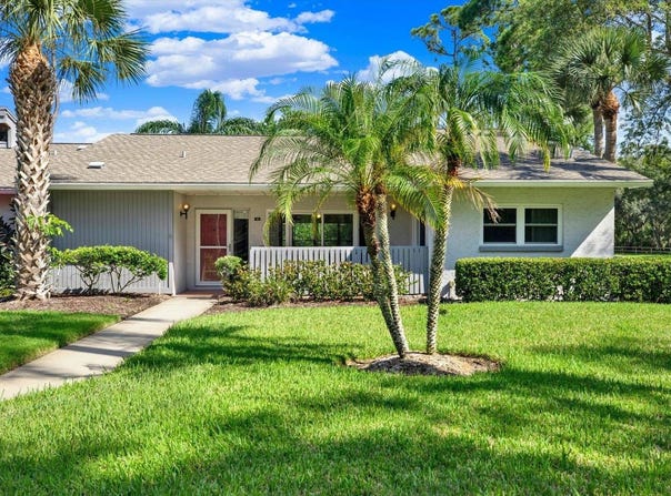 10 Aster Place, Oldsmar, FL 34677