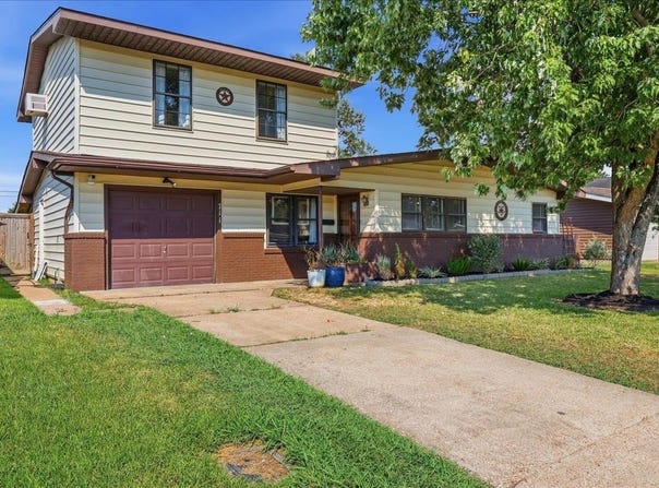 711 S 6th, Nederland, TX 77627
