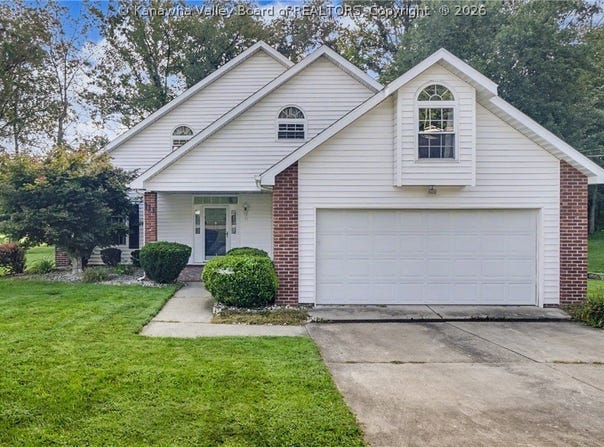 111 Matthew Avenue, Poca, WV 25159