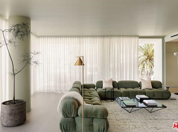 9200 Wilshire Blvd, Beverly Hills, CA 90212