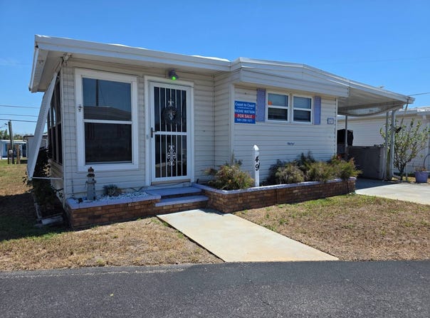 49 Deer Ln, Englewood, FL 34223