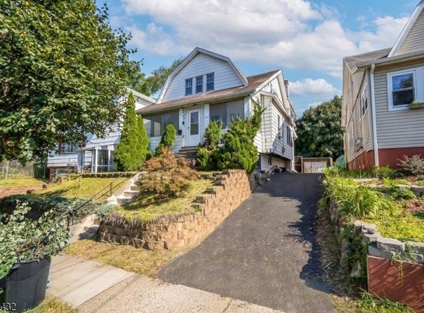 243 Globe Ave, Union Twp., NJ 07083-7241