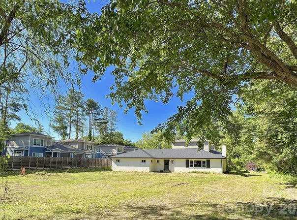 402 Blue Ridge Road, Black Mountain, NC 28711