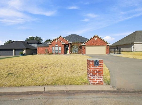 1607 SW Edward Circle, Lawton, OK 73505