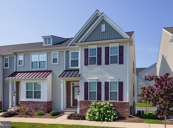 2421 ARTESIAN Way, LANCASTER, PA 17601