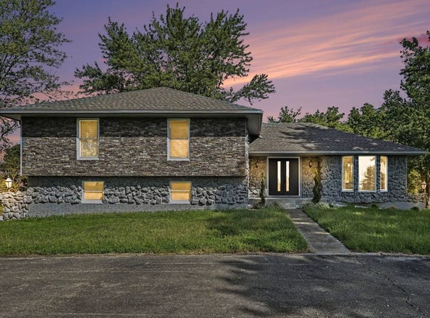 12223 Hills Rd, Kearney, MO 64060