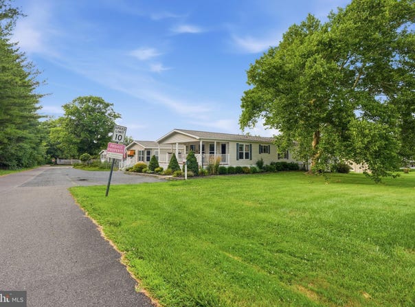 1065 PINE Circle, TELFORD, PA 18969