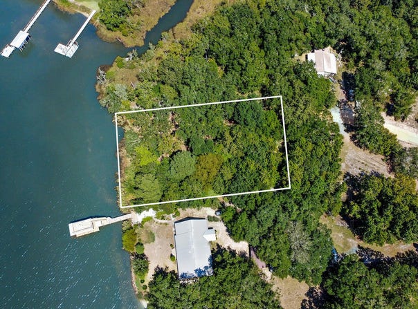 Dexton King Road, Freeport, FL 32439