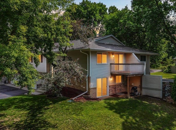 1262 Timbershore Lane, Eagan, MN 55123