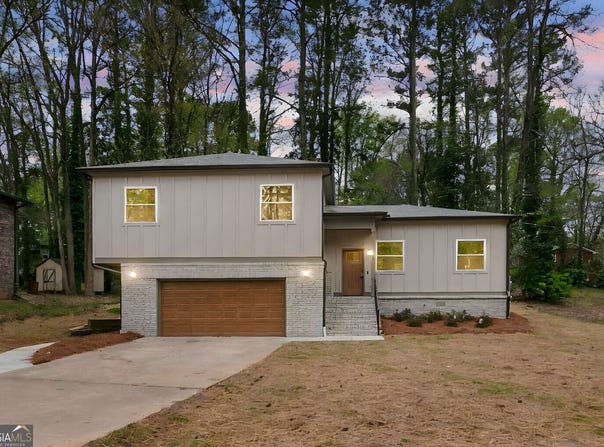 2911 Pine Valley Circle, East Point, GA 30344