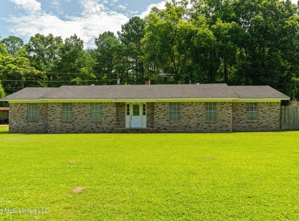 955 Clara Road, Waynesboro, MS 39367