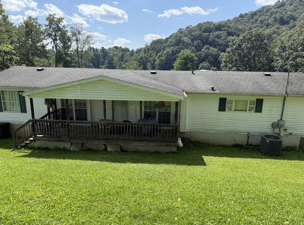 129 Floyd Street, Cedar Bluff, VA 24609