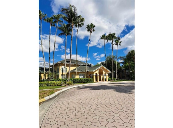 4015 W Mcnab Rd, Pompano Beach, FL 33069
