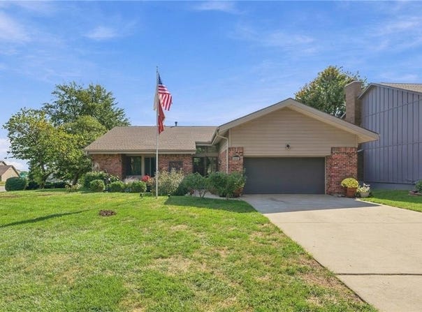 11846 Mackey Street, Overland Park, KS 66210