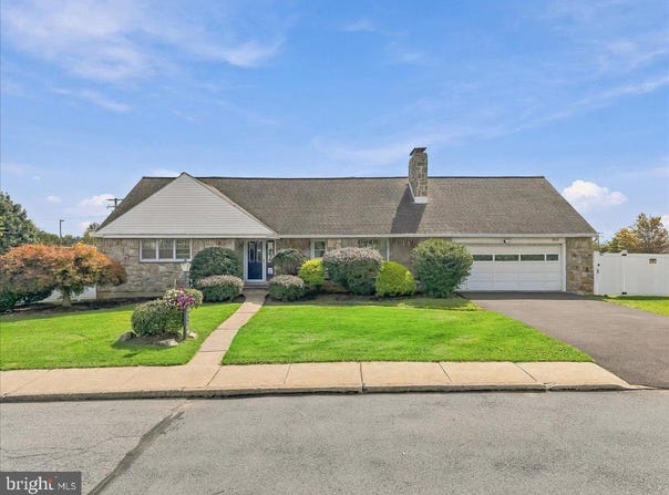 808 JEFFERSON Street, WHITEHALL, PA 18052
