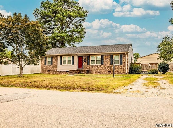 106 Westover Dr., Roanoke Rapids, NC 27870