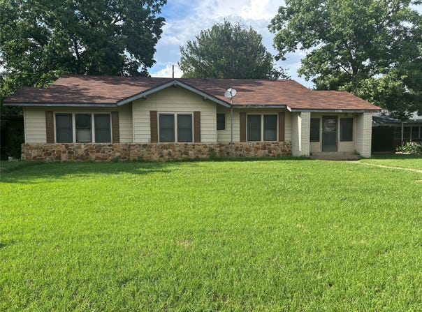 1106 Payne, Olney, TX 76374