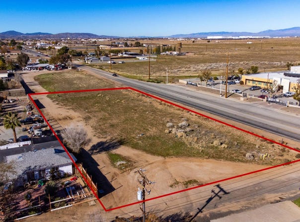 Cor E Q 27th Ste Street, Palmdale, CA 93550