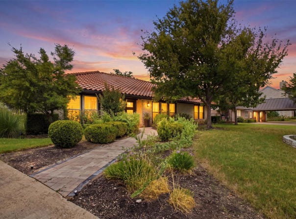 105 Tallstar Dr, Lakeway, TX 78734