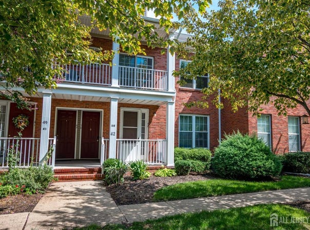 50 Central Square Park, Metuchen, NJ 08840