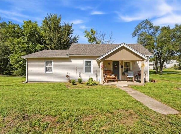 908 W Main Street, Richmond, MO 64085