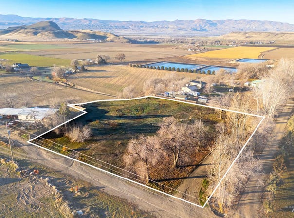 126 Charlotte Drive, Melba, ID 83641