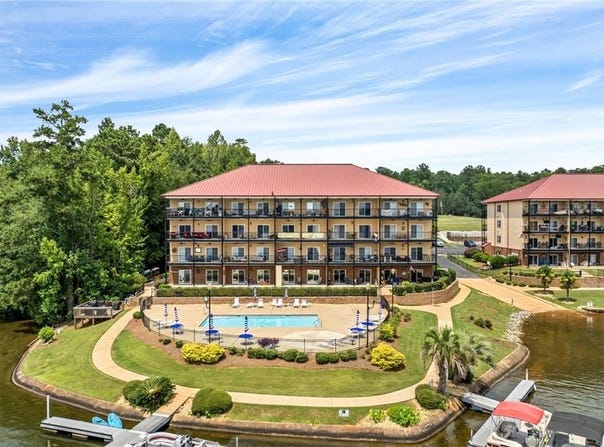 111 LEE ROAD 802, VALLEY, AL 36854