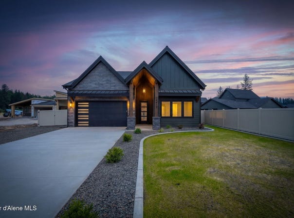 974 E STEEPLE CHASE Rd, Hayden, ID 83835