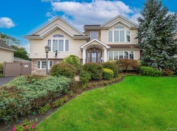 159 Murray Drive, Oceanside, NY 11572