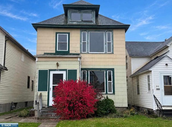 208 5th St S, Virginia, MN 55792
