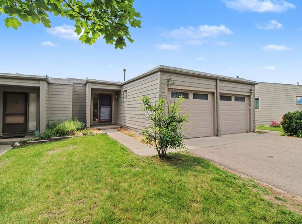 761 Skynob Drive, Ann Arbor, MI 48105