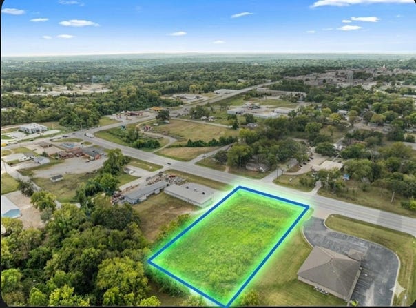 N Centennial Boulevard, Nevada, MO 64772