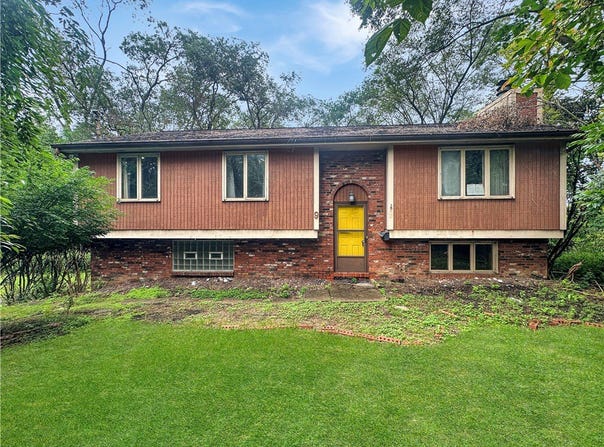 9 Carol Pl, Green Tree, PA 15220