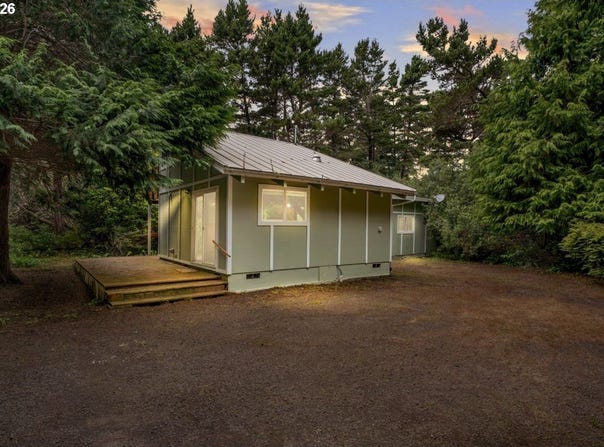 88046 LEEWARD Dr, Florence, OR 97439