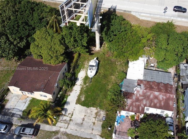 321 NW 37th St, Miami, FL 33127