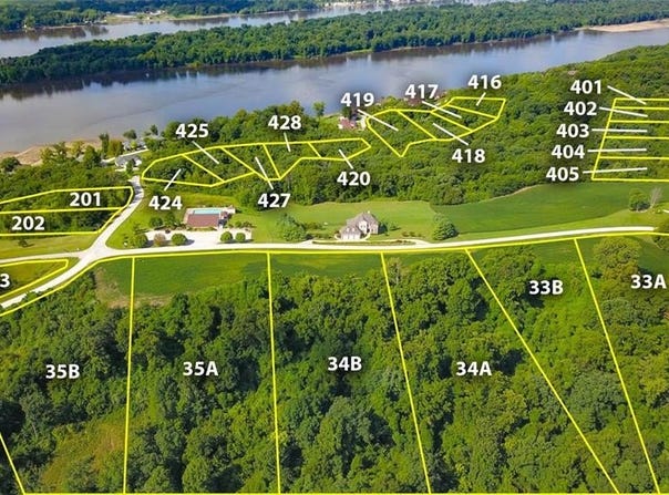 416 Riverview Road, Golden Eagle, IL 62036